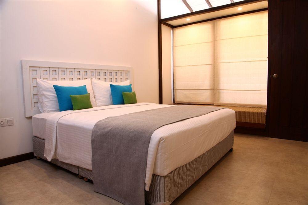 Blue Oceanic Beach Hotel Negombo Extérieur photo